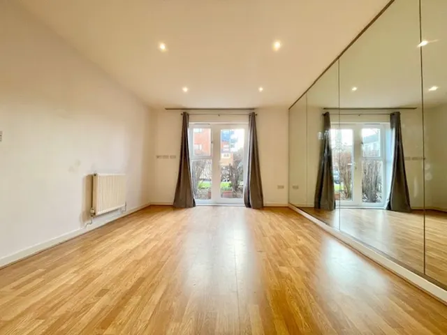 Photo 3 — Calypso Crescent, London SE15 6FP