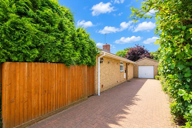 Hillside Crescent, Weldon, NN17, photo 1