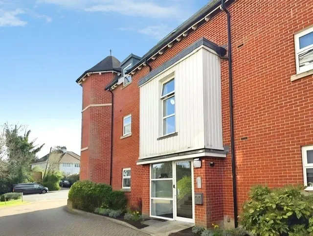 Egham Hill, Egham, TW20, photo 1