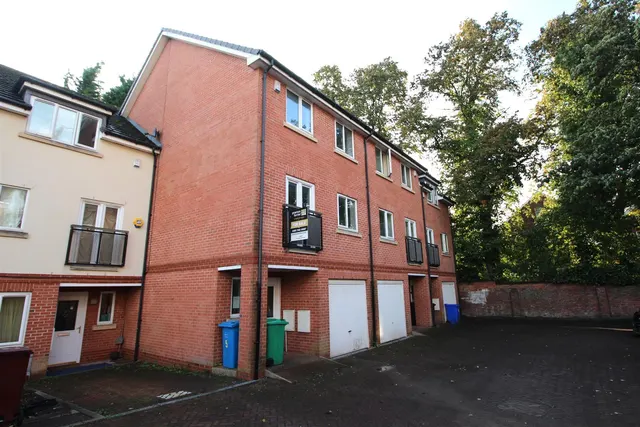 Photo 2 — Parsons Way, Manchester, M9 4PY