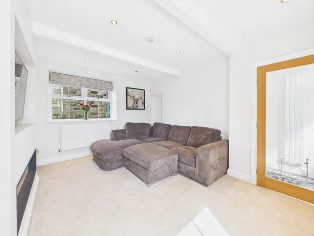 High Fold, East Morton, BD20, photo 3