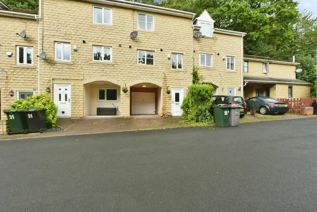 Baildon Wood Court, Baildon, Shipley, West Yorkshire, BD17, photo 1