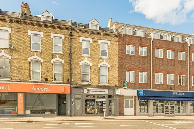 High Street, TW12, photo 1