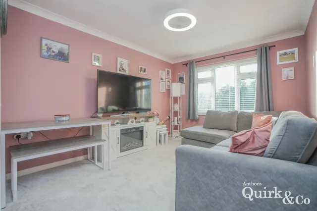 Elsinor Avenue, Canvey Island, SS8, photo 2