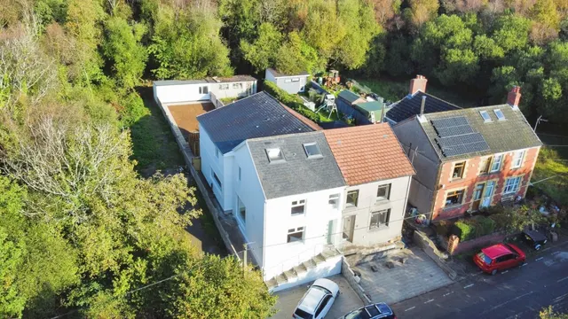 New Road, Tondu, CF32, photo 1