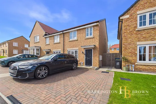 Larch Way, High Hold, Chester le Street, photo 1
