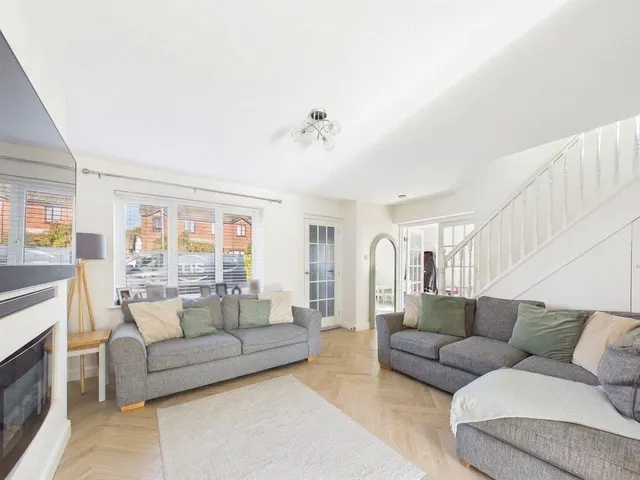 Moor Croft Drive, Longwell Green, BS30, photo 2