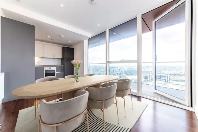 Harbour Way, London, photo 1