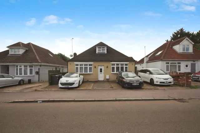 Toddington Road, Luton, LU4, photo 1