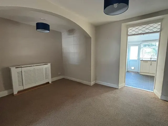 Bath Old Road, Radstock, BA3, photo 1