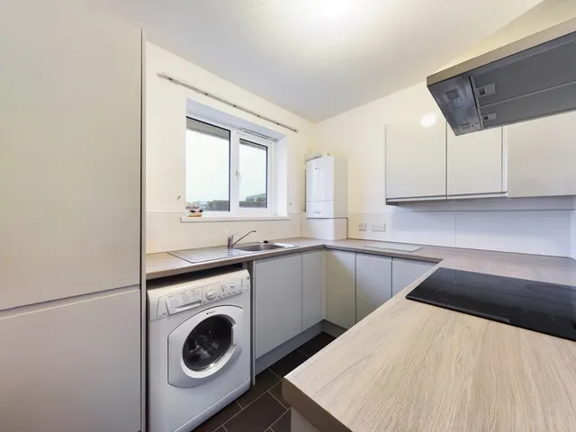 White Friars Lane, St Judes, PL4, photo 2