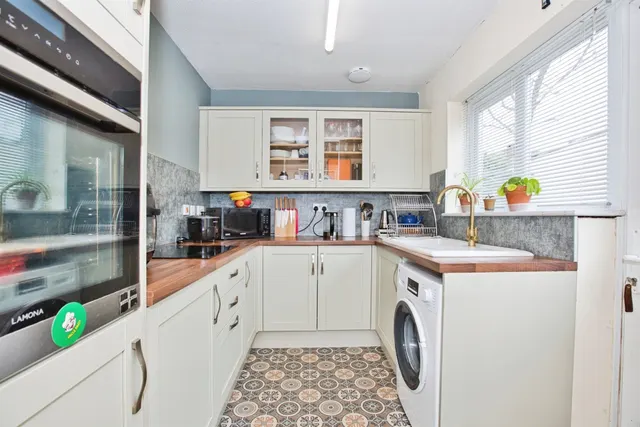 Woodbury Close, Wells, BA5, photo 2