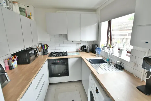 Old Farm Gardens, Blandford, DT11, photo 3