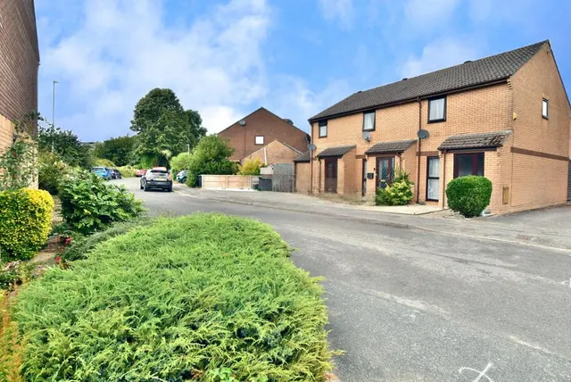 Old Farm Gardens, Blandford, DT11, photo 1