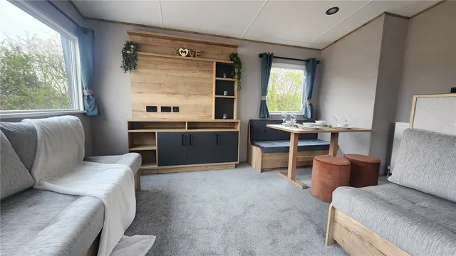 Havant Road, Hayling Island, PO11, photo 2