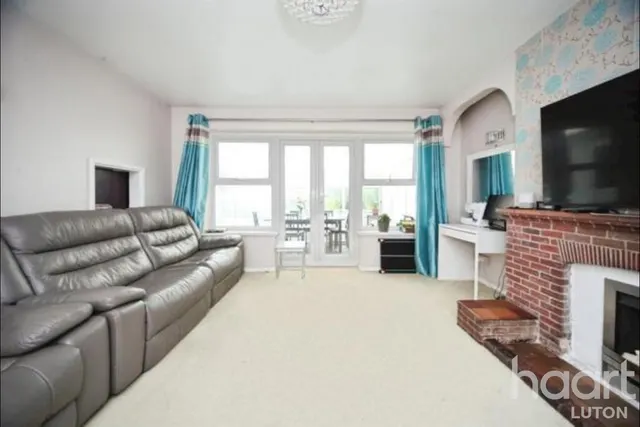 Hart Hill Lane, Luton, LU2, photo 3
