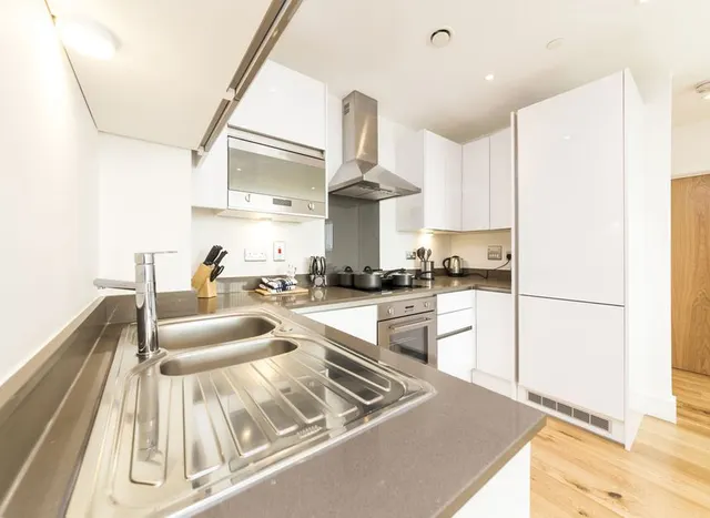 Sovereign Tower, Canning Town, E16, photo 3