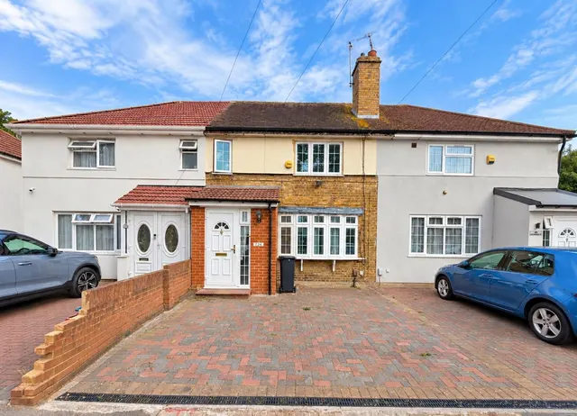 Terraced For SaleMartindale Road, Hounslow, TW4, photo 1