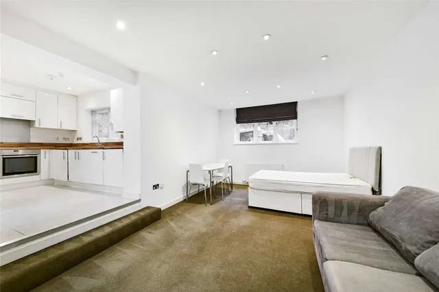 Old Brompton Road, South Kensington, SW7, photo 2
