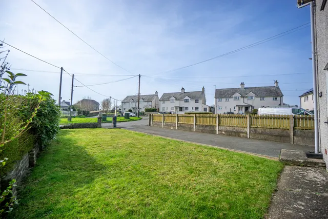 Photo 2 — Rhianfa 11, Tre'r Ddol, Rhydyclafdy, Pwllheli, Gwynedd, LL53 7YN