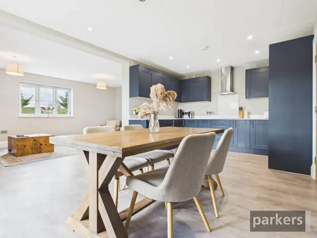 Windrush Heights, Windrush, OX18, photo 3