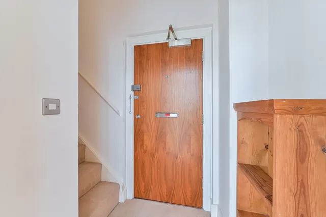 Photo 3 — Flat 47 Building 22, Cadogan Road, London