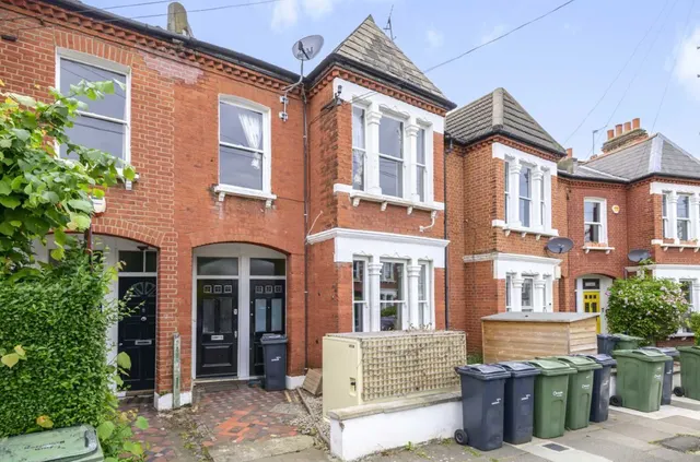 Tenham Avenue, SW2, photo 1