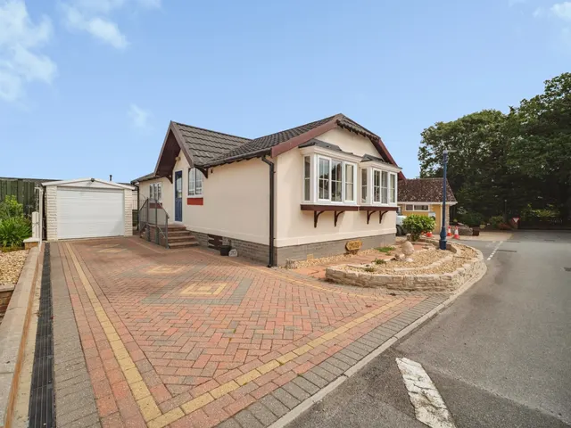 Oaklands Park, Crossways, Dorchester, photo 1