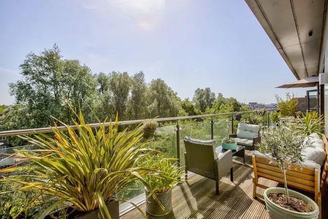Knaresborough Drive, Earlsfield, London, SW18, photo 1