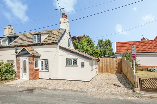 2 bedroom house — Mill Lane, Trimley St. Martin, Felixstowe