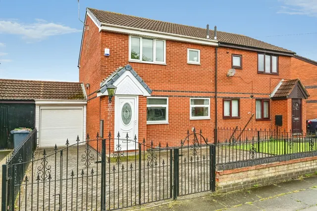 Masefield Road, Liverpool, L23, photo 1