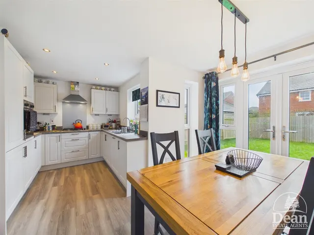 Trenchard Drive, Berry Hill, GL16, photo 3