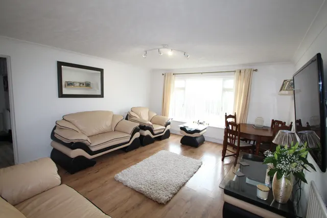 Gunn Road, Swanscombe, photo 1