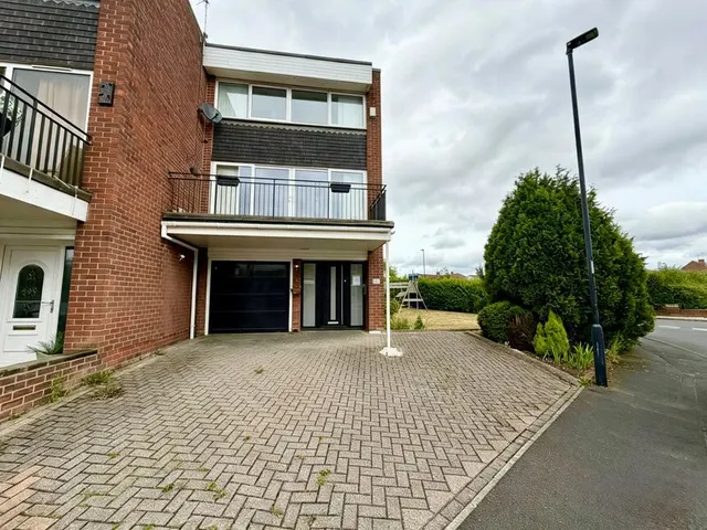 Fairway Close, Newcastle upon Tyne, Tyne and Wear, NE3, photo 1