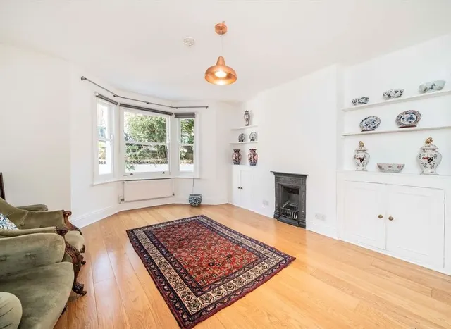Photo 2 — Hugo Road, Tufnell Park, N19