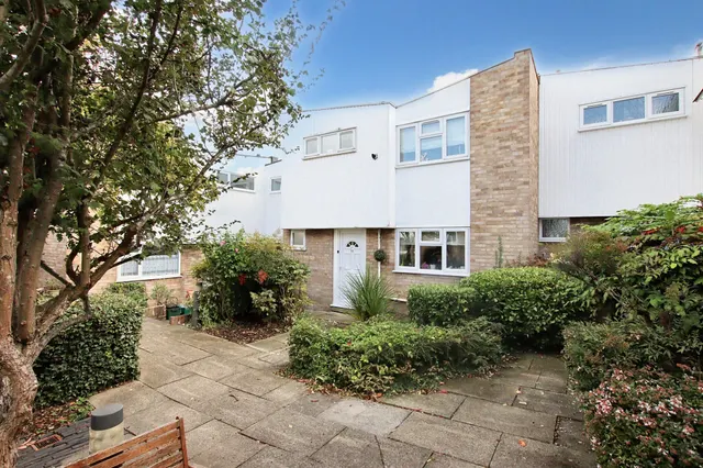 Albany Court, Sloane Walk, Croydon, Croydon, CR0 7NW, photo 1