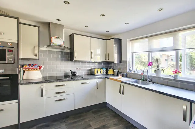 Photo 2 — Albany Court, Sloane Walk, Croydon, Croydon, CR0 7NW