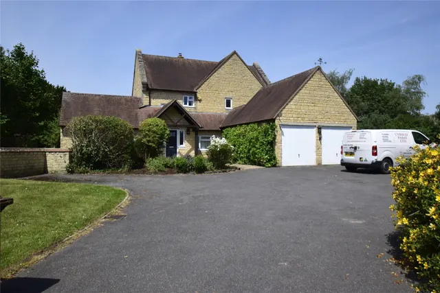 Church Walk, Oxfordshire, Ambrosden, OX25 2UJ, photo 1