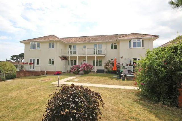 Barton on Sea, New Milton, photo 1