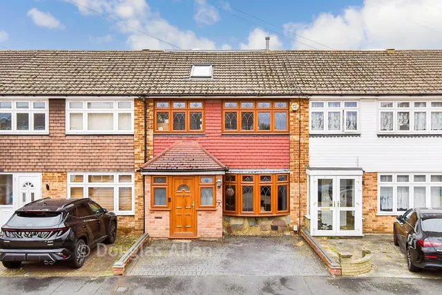 Rochford Close, Hornchurch, RM12, photo 1