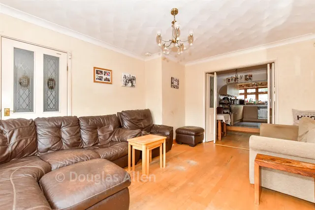 Rochford Close, Hornchurch, RM12, photo 3