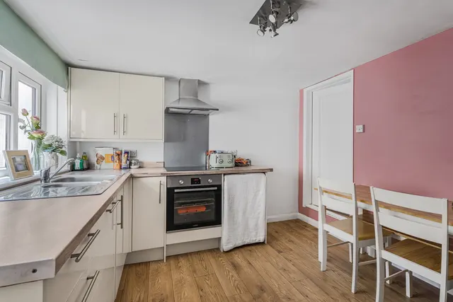 Gloucester Place, Cheltenham, GL52, photo 3