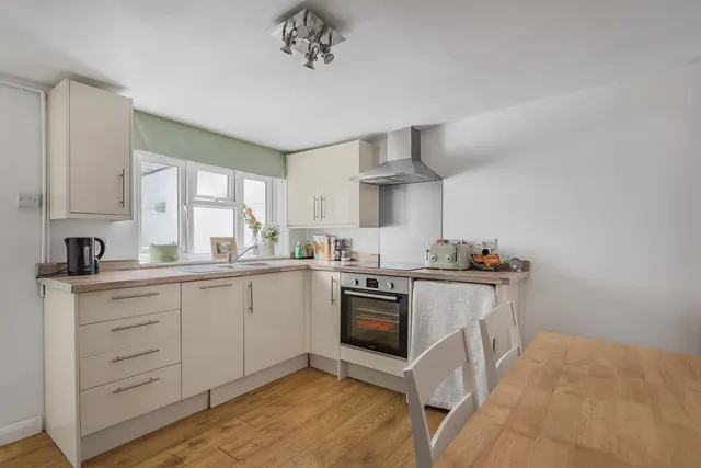Gloucester Place, Cheltenham, GL52, photo 2
