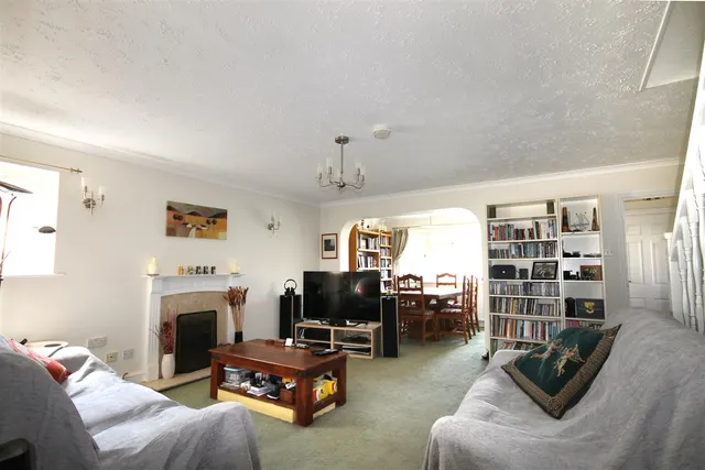 Anstiebury Close, Beare Green, RH5, photo 3
