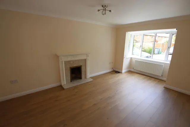 Acer Drive, West End, GU24, photo 3