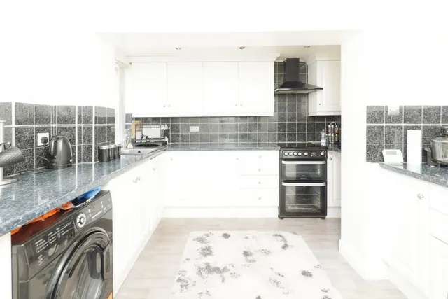 Photo 3 — Middle Leaford, Birmingham, West Midlands, B34