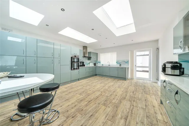 Purcell Road, Greenford, UB6, photo 2