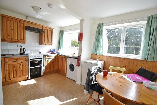 Photo 3 — Redfern Close, Cambridge, CB4