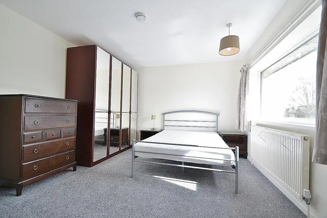Photo 2 — Redfern Close, Cambridge, CB4