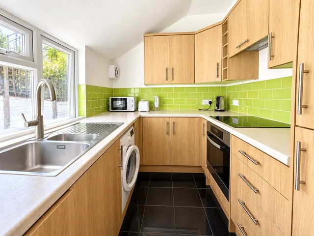 Nightingale Road, Guildford, GU1, photo 3